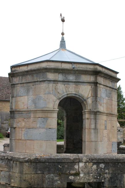 lavoir et fontaine de Frasne 