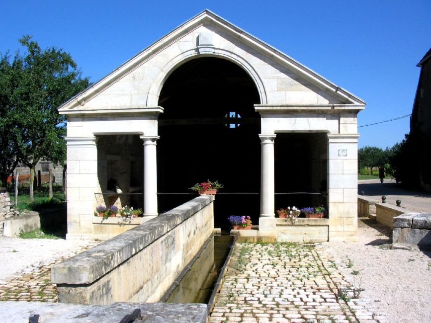 Vaux le Moncelot lavoir 18.07 2010 (1)