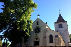 Eglise et tilleul Fresne.JPG